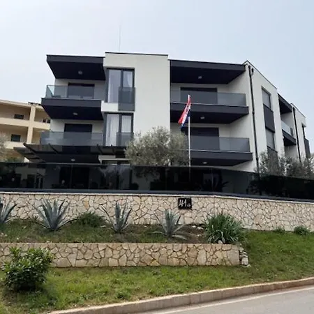 Seaview Apartment *
